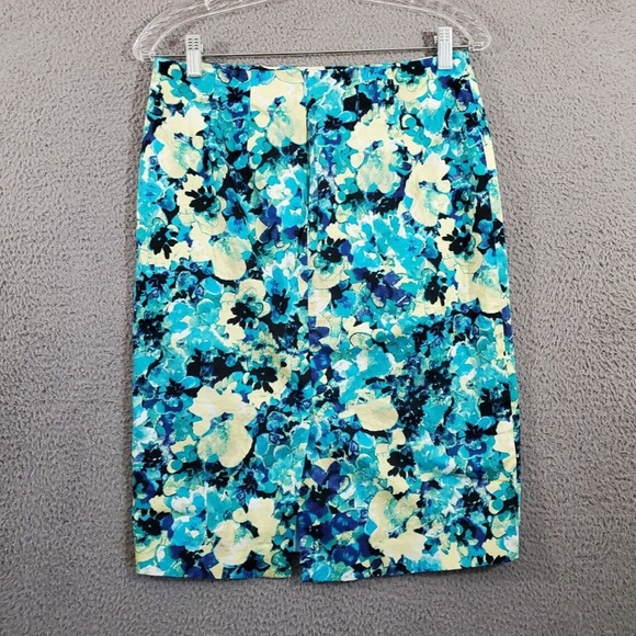 Ann Taylor Floral Pencil Skirt size 2 - Picture 2 of 6